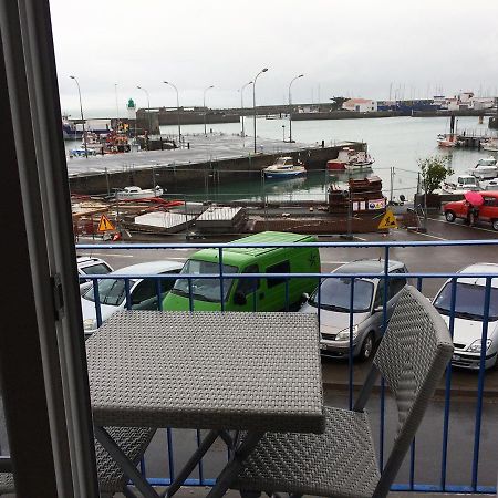 Escale Avec Vue Mer Sur Les Quais De L'Ile D'Yeu Buitenkant foto